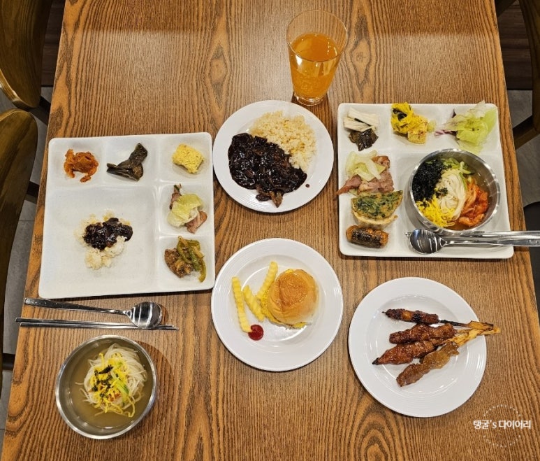 만찬한정식뷔페 이미지