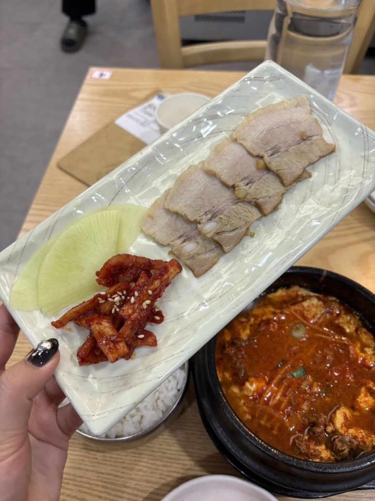 조가네굴국밥 이미지