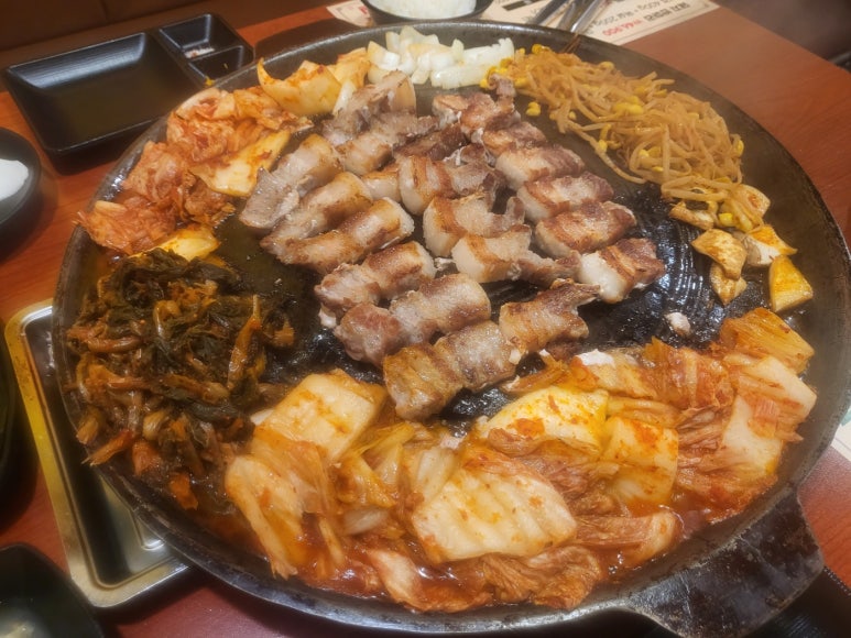 상구네 솥뚜껑 삼겹살 이미지