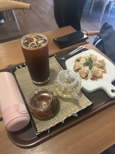 사월 한옥 이미지