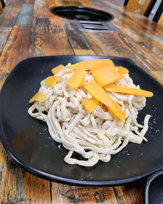 어탕칼국수 이미지