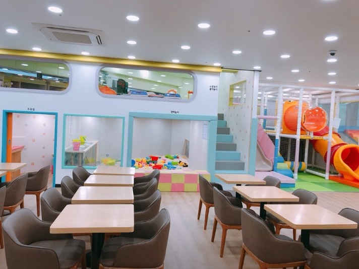 궁디팡팡 키즈카페 이미지