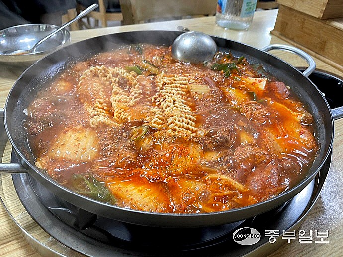 쌍둥이 부대찌개 이미지