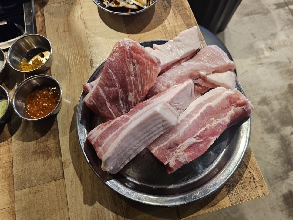 모름지기연탄구이 이미지