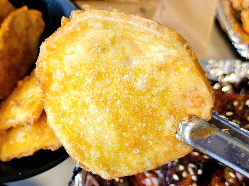 찐불이찐숯불두마리치킨 이미지