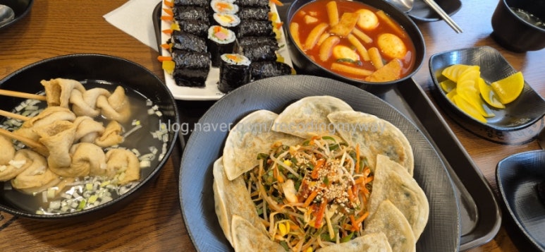 청춘꼬마김밥앤떡볶이 이미지
