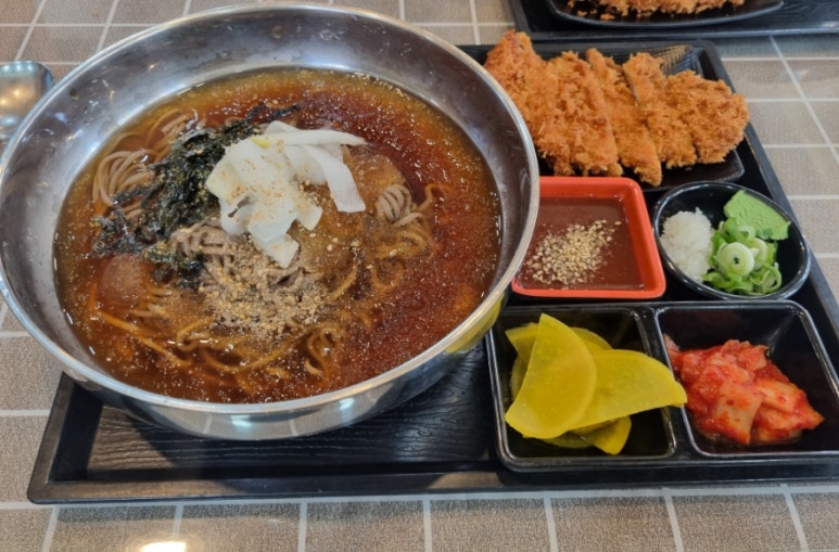 돈카츠린 이미지