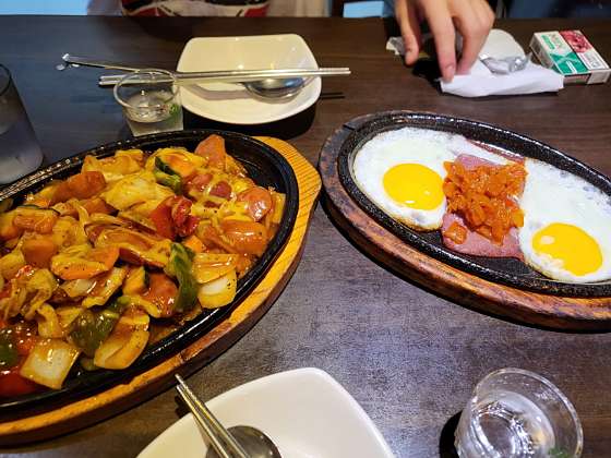 채플린돈까스 이미지
