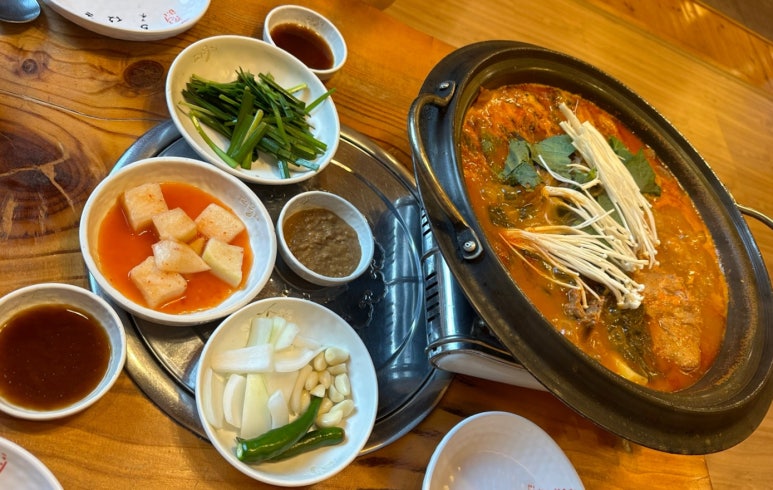 퍼무리보쌈국밥감자탕 이미지