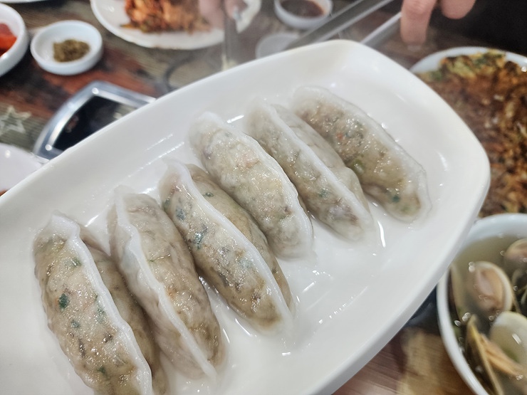 백합칼국수 이미지