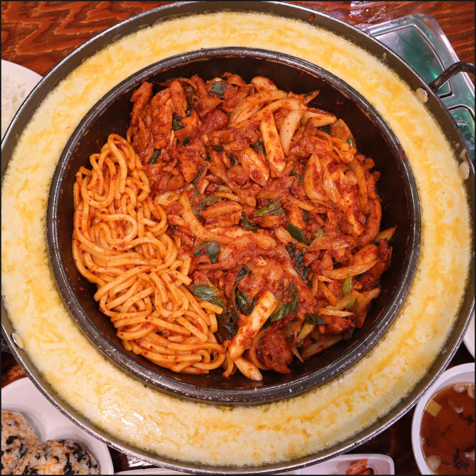 유가네닭갈비 이미지