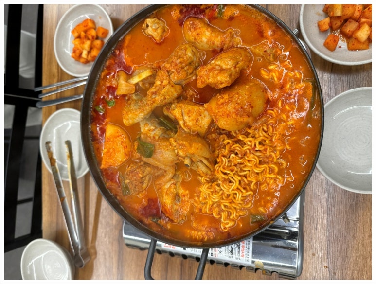 풍년닭도리탕 신촌직영점 이미지