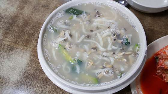 엄지손칼국수 이미지