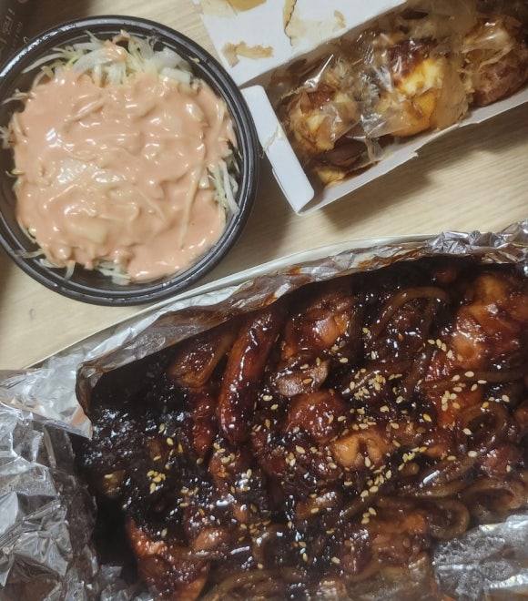 찌웅이네 숯불 두마리치킨 이미지