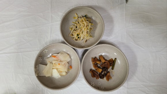 감칠맛회국수 이미지