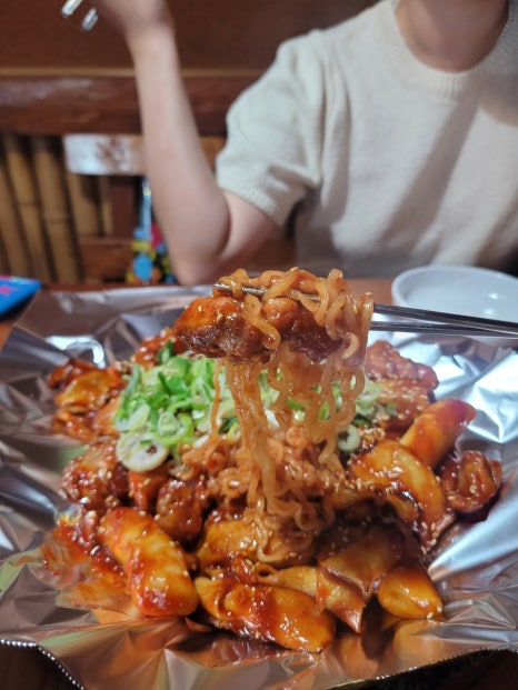 장터숯불닭바베큐 이미지