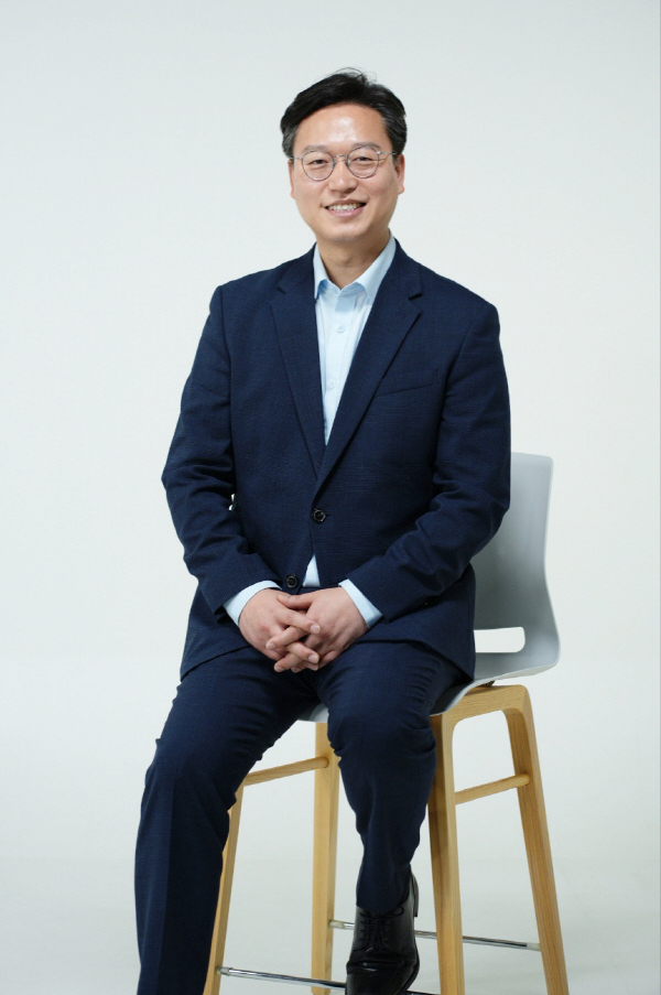 (주)투웰브마운틴즈 이미지
