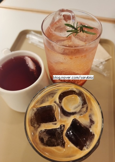 우브커피 이미지