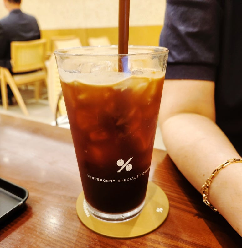 텐퍼센트 커피 죽전역점 이미지