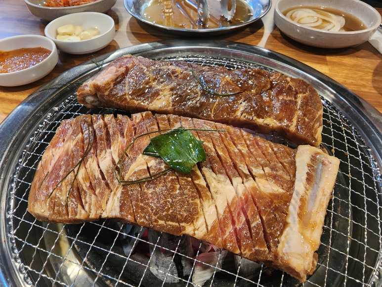 송죽잎 이미지