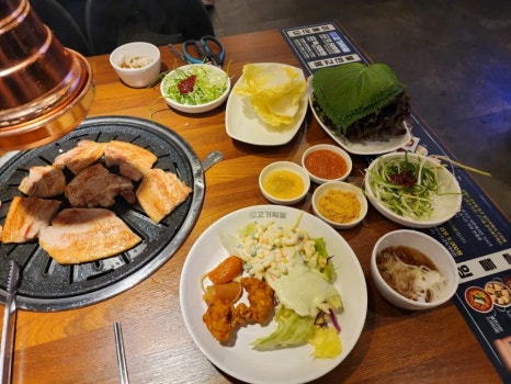 고기싸롱구리 이미지