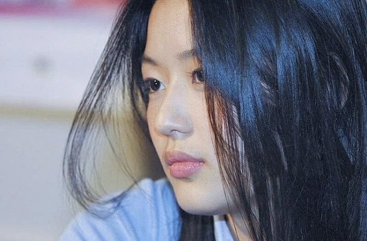 미완성식탁 이미지