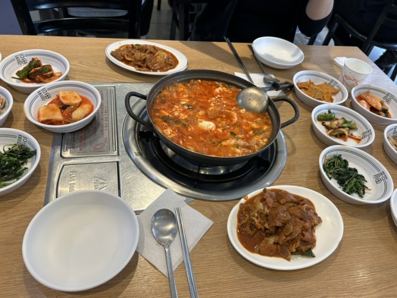 무진행복식당 이미지