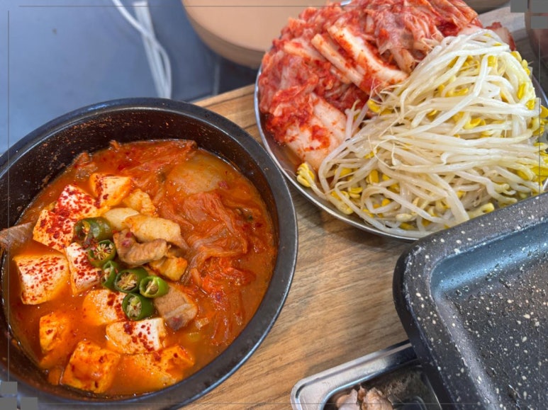 복돼지김치찌개 이미지