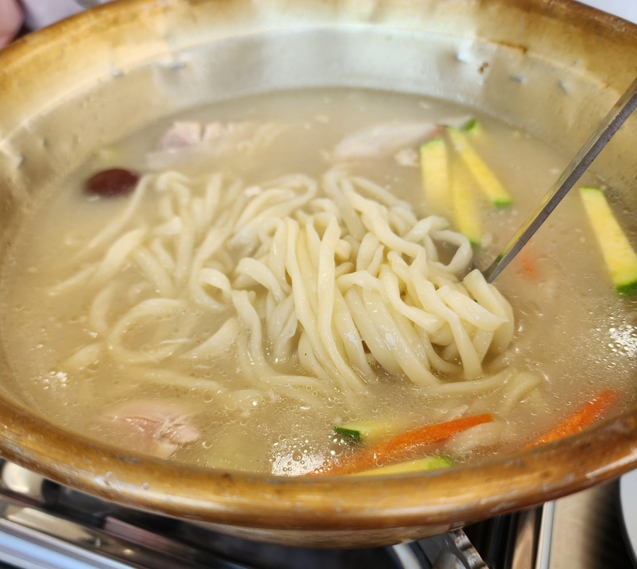 부자닭한마리칼국수 이미지