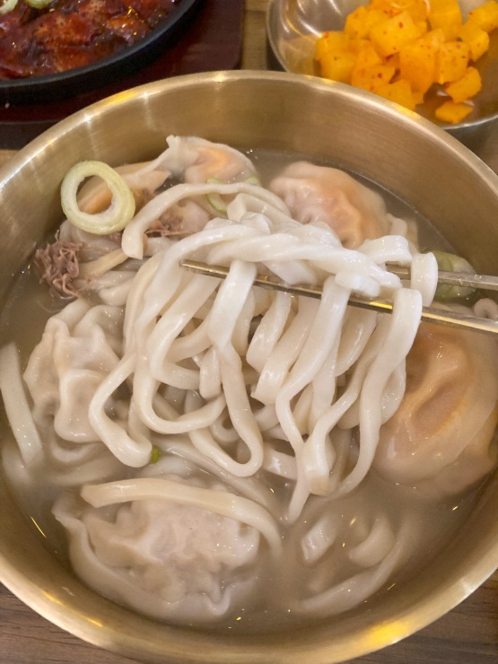 엄마손만두 이미지