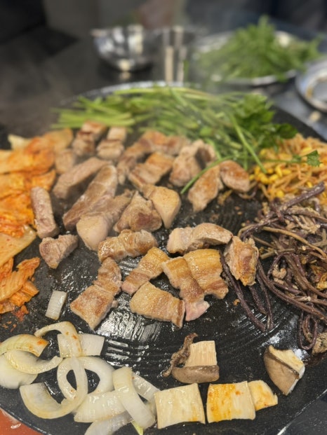 여운이남는돼지 이미지