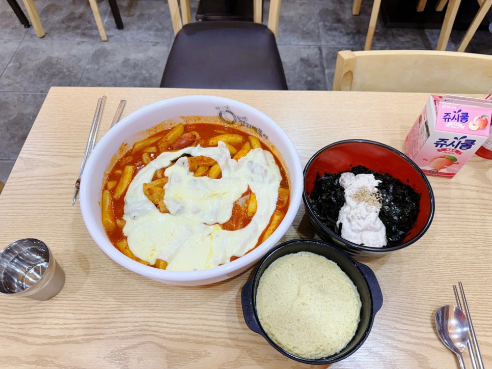 불닭발땡초동대문엽기떡볶이 이미지