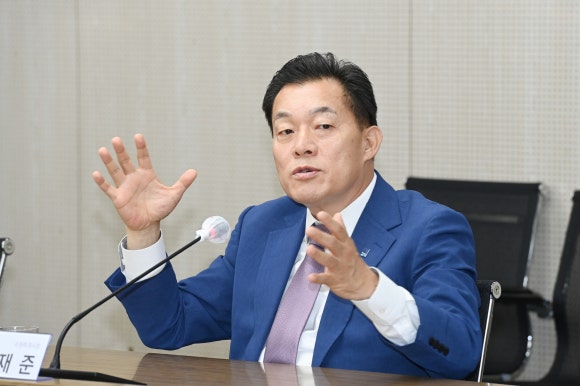 디케이텔레콤 이미지