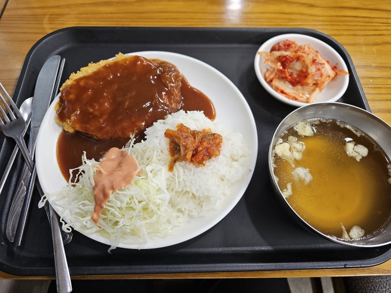 부산대학교 부산캠퍼스 금정회관 대표 사진