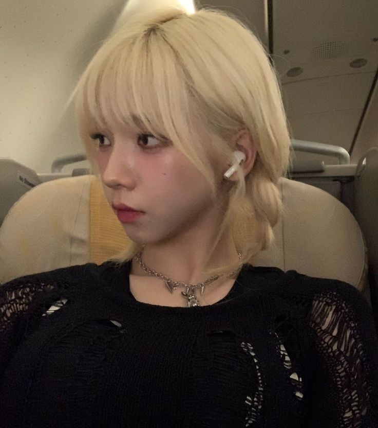 금발 미용실 이미지