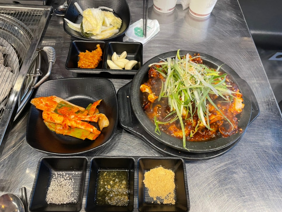 육쥽돼지 이미지