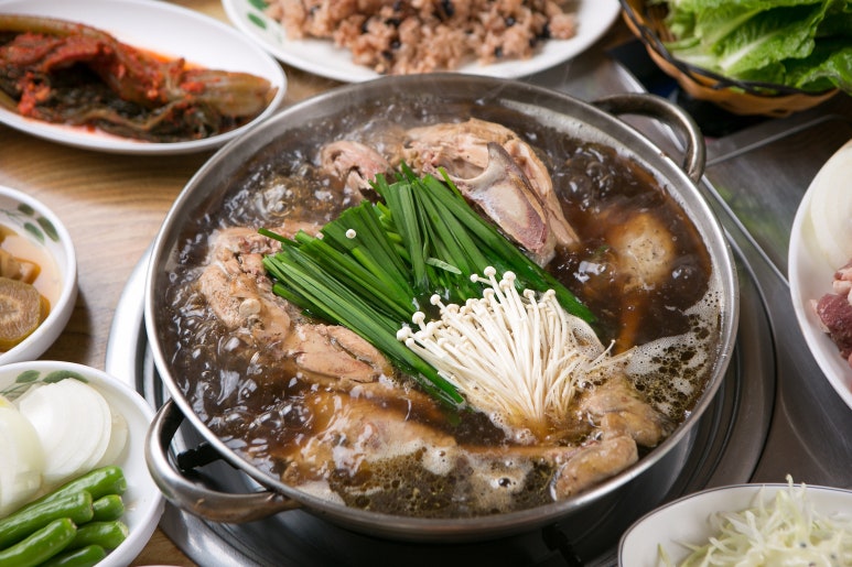 산야초한방백숙 이미지