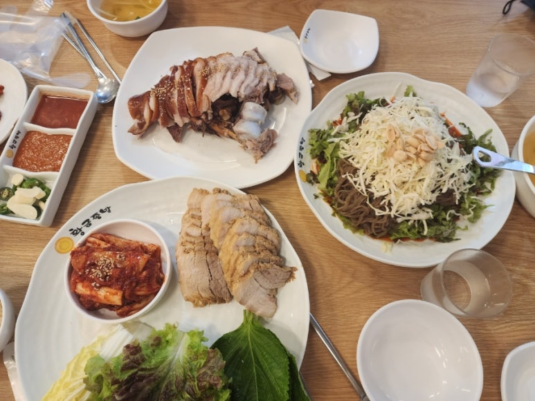 황금족발수원성대점 이미지