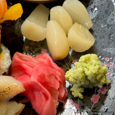 꼬숩 김밥 이미지
