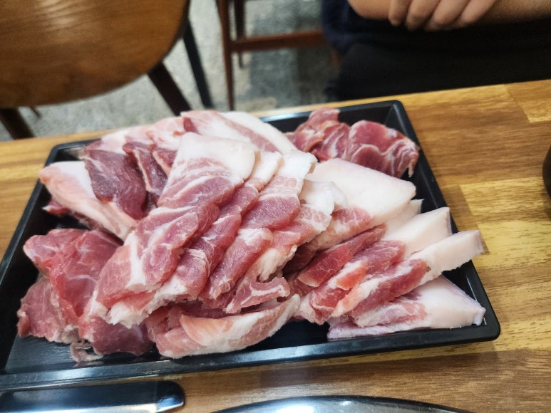 북항숯불뒷고기묵은지찜 이미지