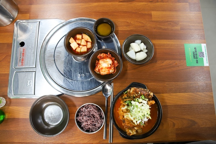 새벽감자탕 당곡역점 이미지