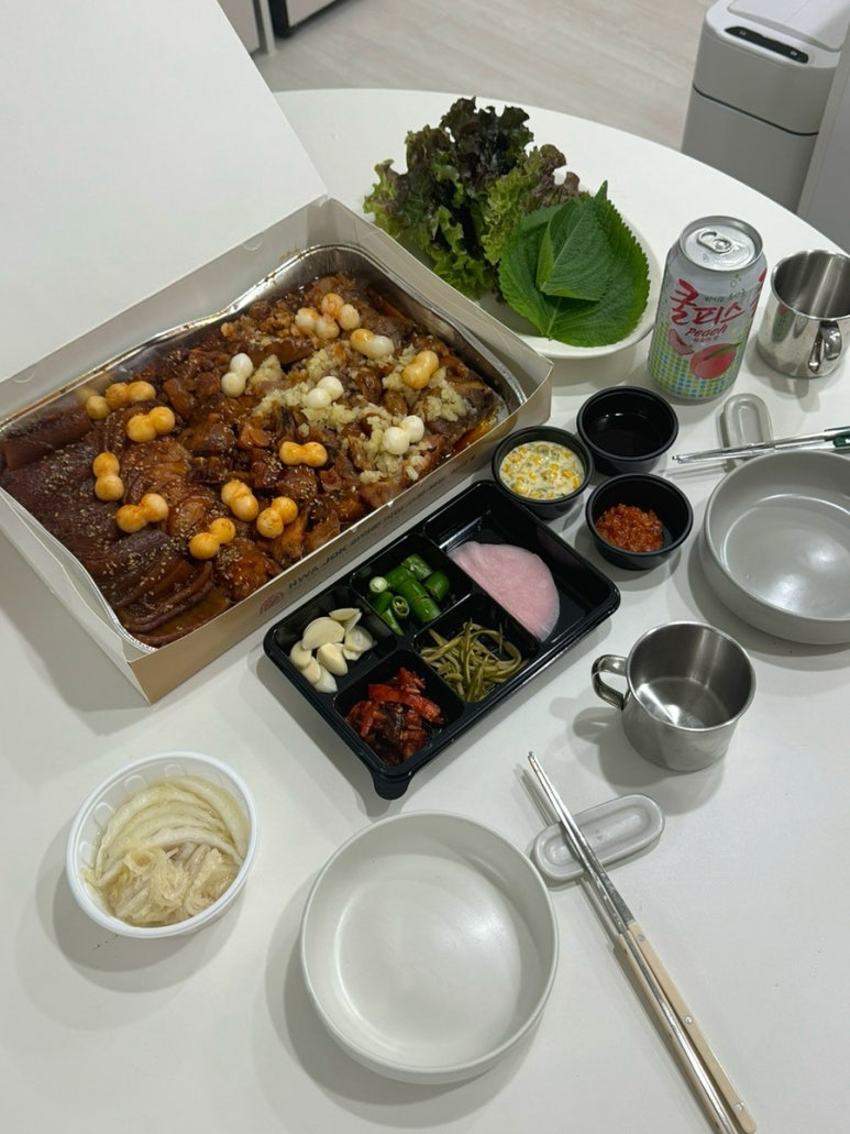화족-화덕에직접구운족발 이미지