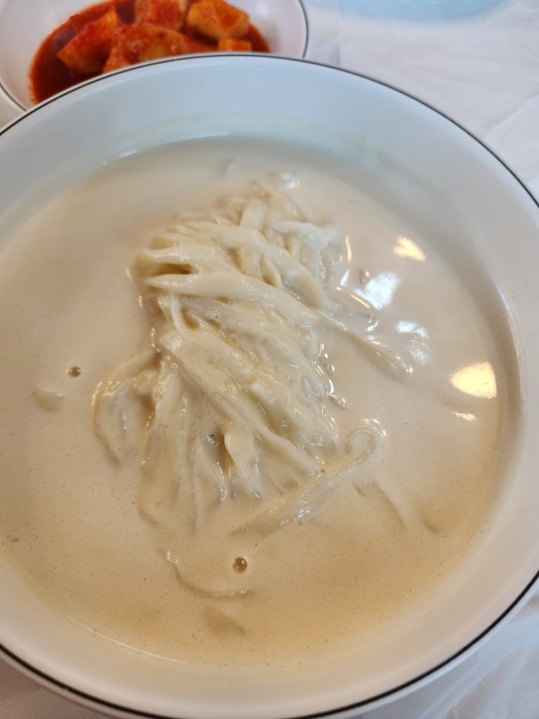 모이세칼국수 이미지