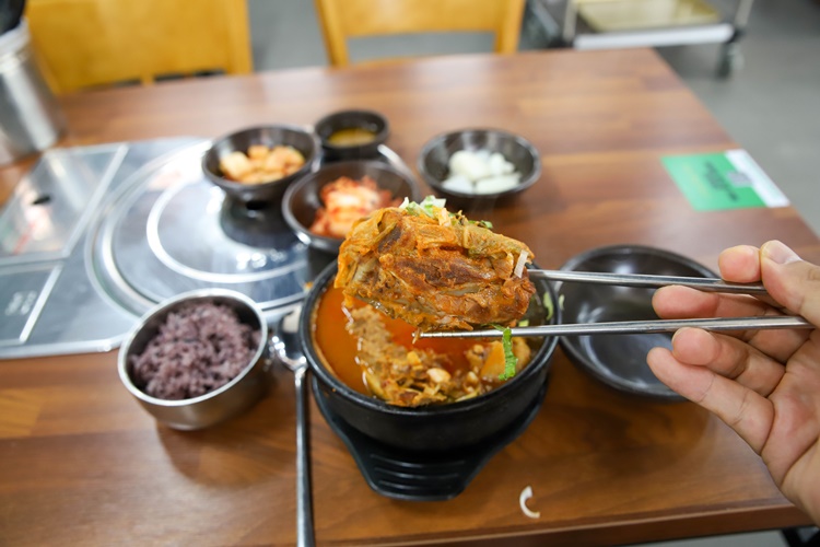 새벽감자탕 당곡역점 이미지