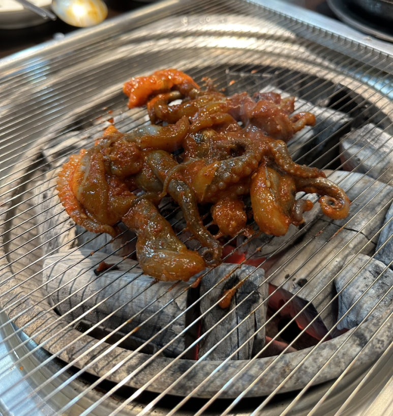 육화숯불생고기 이미지