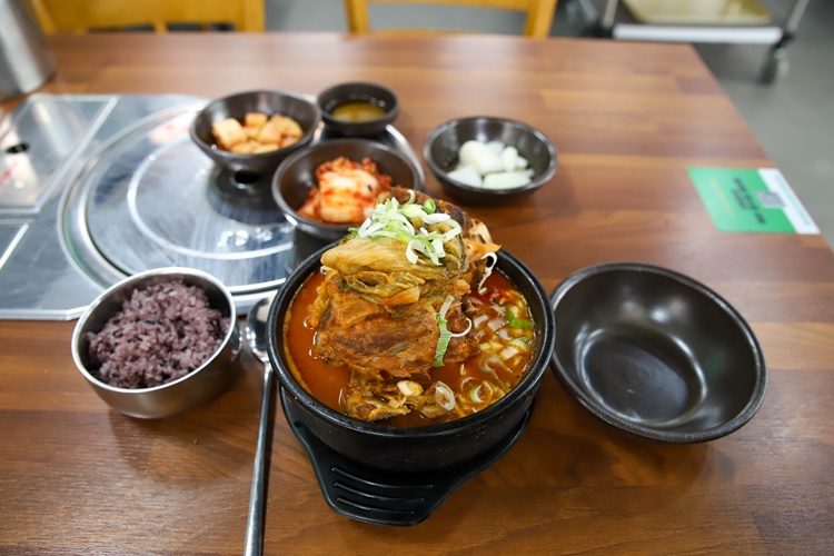 새벽감자탕 당곡역점 이미지