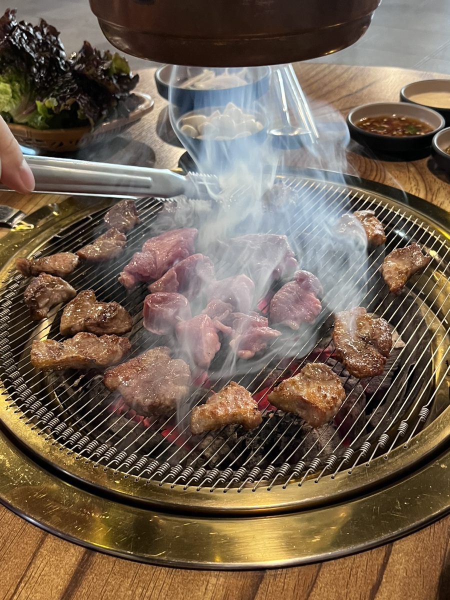 뒷고기전문점 참숯불뭉티기 이미지