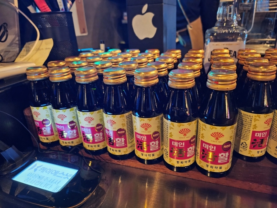 옥수수로 구운 치킨&바베큐 이미지