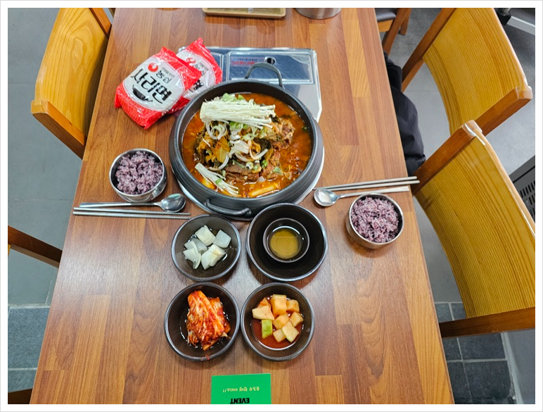 새벽감자탕 당곡역점 이미지