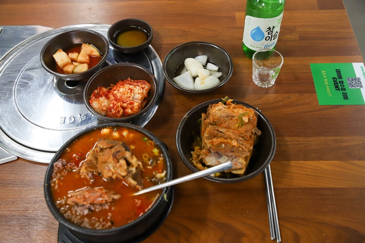 새벽감자탕 당곡역점 이미지